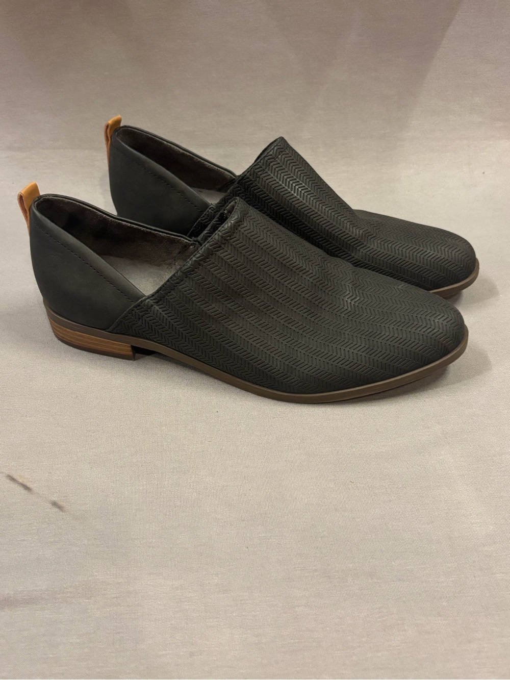 Slip-On Textured Casual Flats in Dark gray dr scholls 9 women’s